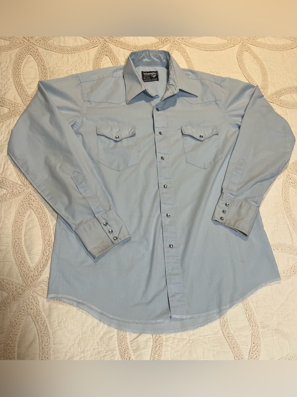 Vintage Wrangler Men’s Light Blue Casual Button-Down Western Shirt pearl snap